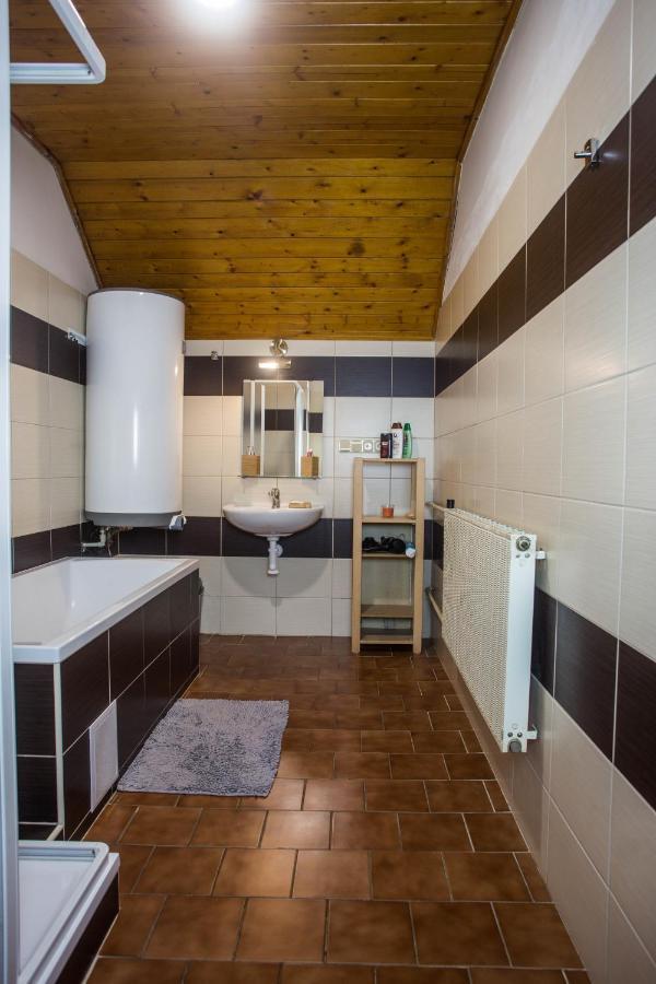 Apartmany Ve Mlejne Cachrov Dış mekan fotoğraf