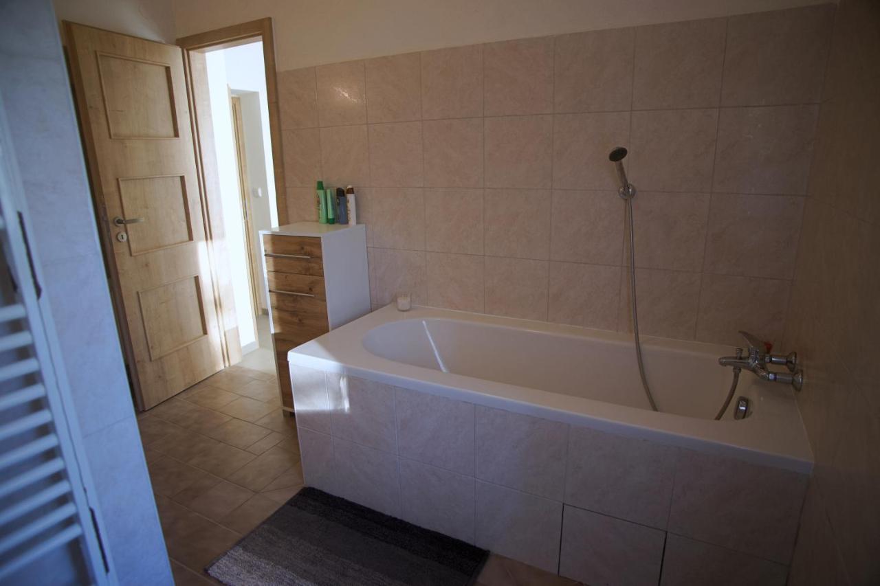 Apartmany Ve Mlejne Cachrov Dış mekan fotoğraf