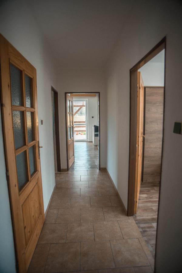 Apartmany Ve Mlejne Cachrov Dış mekan fotoğraf