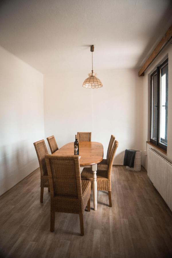 Apartmany Ve Mlejne Cachrov Dış mekan fotoğraf