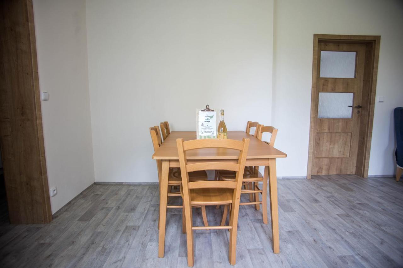 Apartmany Ve Mlejne Cachrov Dış mekan fotoğraf