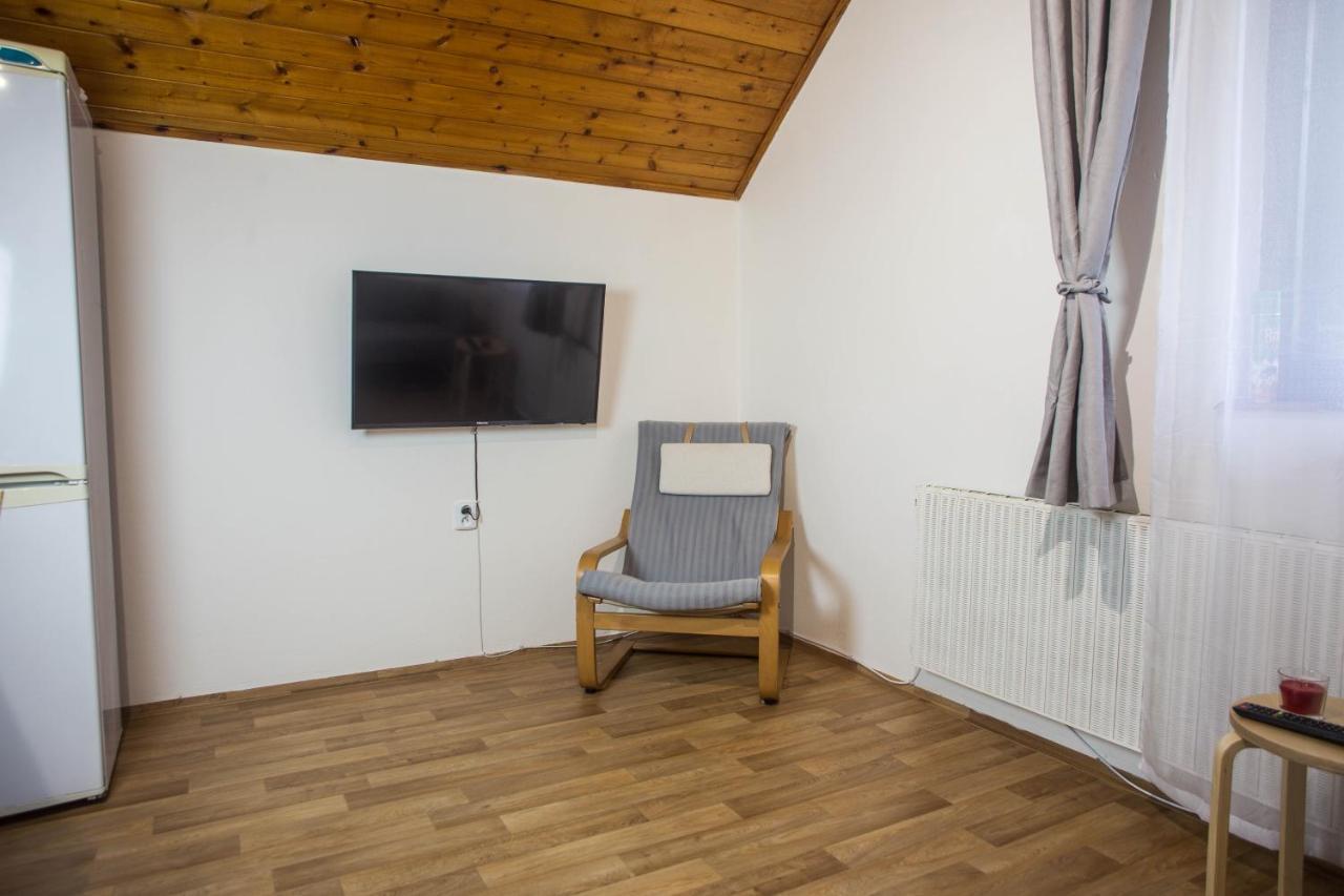 Apartmany Ve Mlejne Cachrov Dış mekan fotoğraf